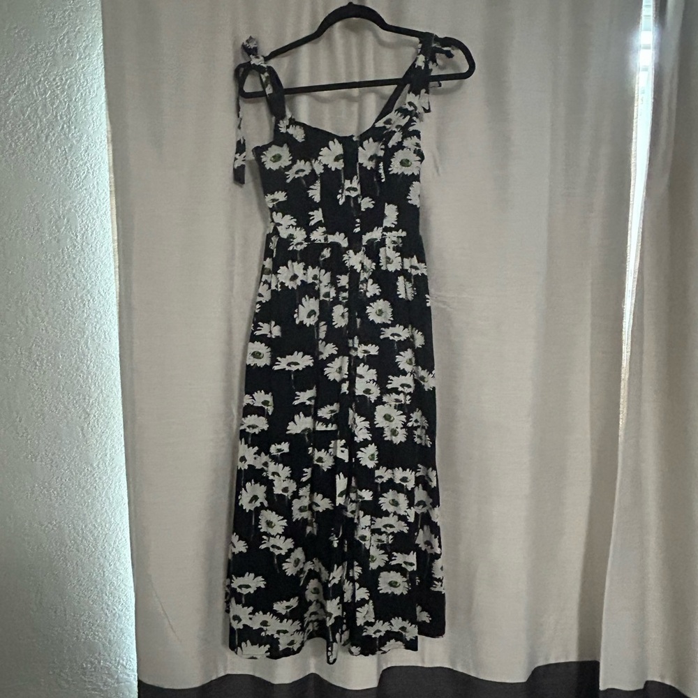 Urban Outfitters Black and White Floral Midi Dress